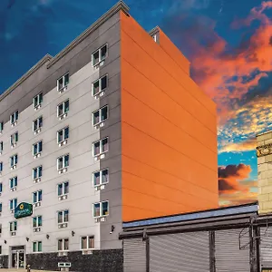3* Hotel La Quinta By Wyndham Brooklyn