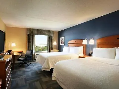 Hampton Inn New York - Laguardia Airport Hotel