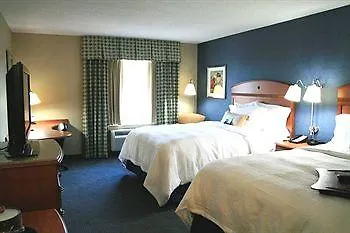 Hampton Inn New York - Laguardia Airport 3*,