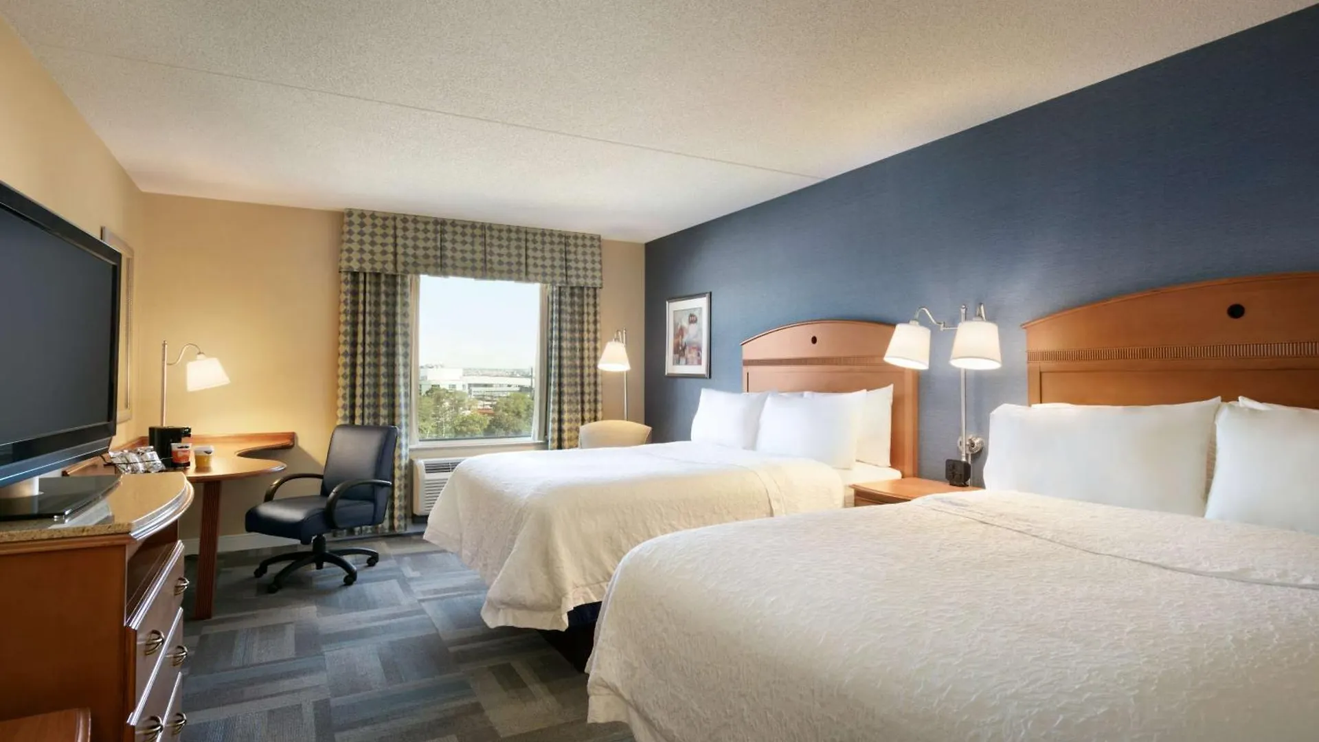 Hampton Inn New York - Laguardia Airport