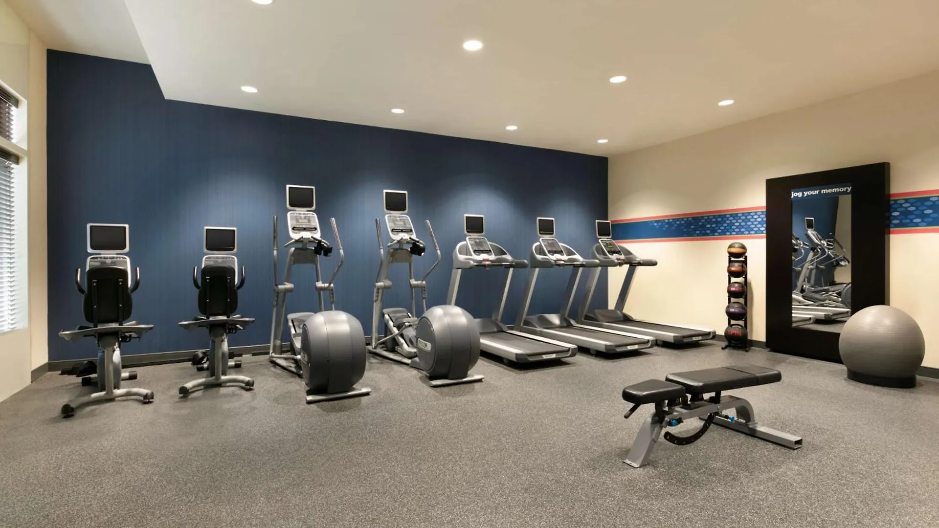 Hampton Inn New York - Laguardia Airport Hotel